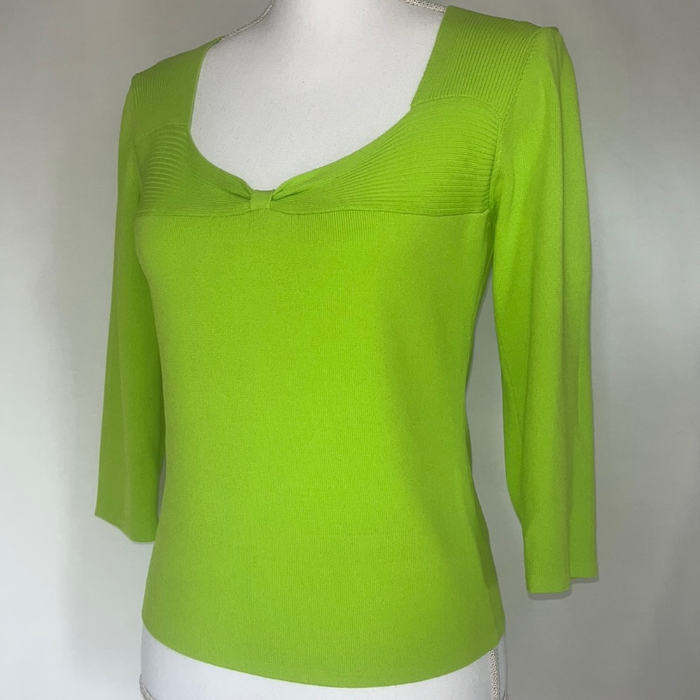 Bright lime-green Viscose blend stretchy kit top with ¾ sleeves 
Size Small